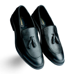 Lamonchie Castano - Textured Tassel Loafer - Black