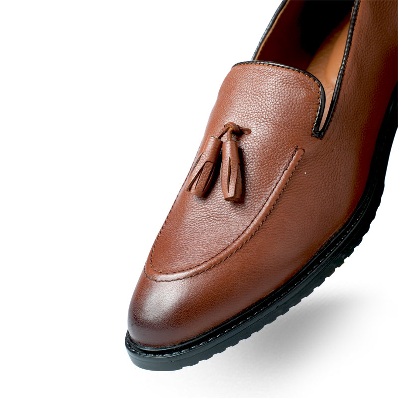 Lamonchie Castano - Textured Tassel Loafer - Brown