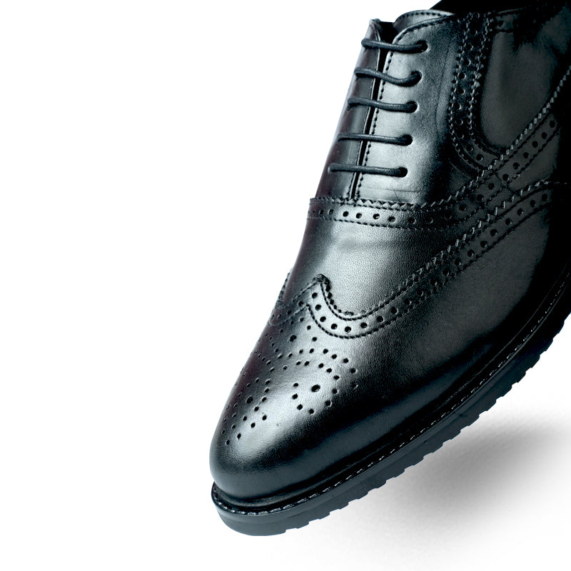 Lamonchie Marvento - Classic Wingtip Brogue - Black